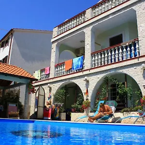 & Lo & Mar Horvátország